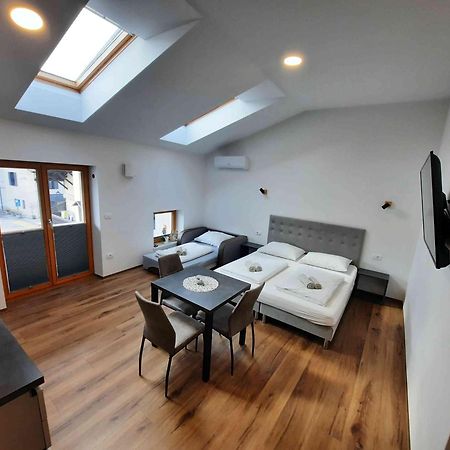Apartments Hlapi With Spa โคบาริด ภายนอก รูปภาพ