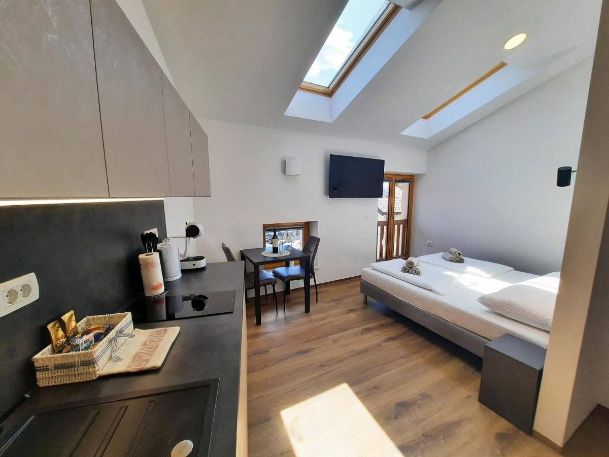 Apartments Hlapi With Spa โคบาริด ภายนอก รูปภาพ