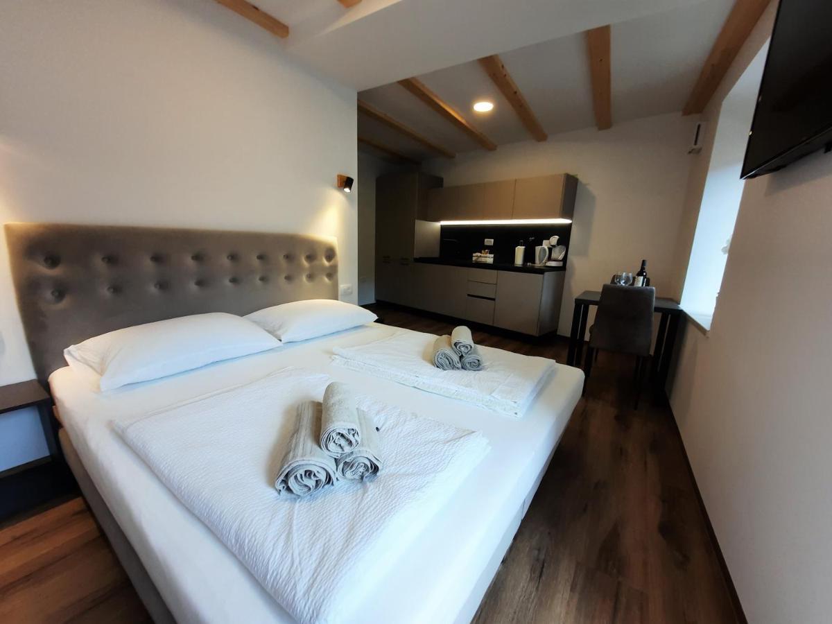 Apartments Hlapi With Spa โคบาริด ภายนอก รูปภาพ