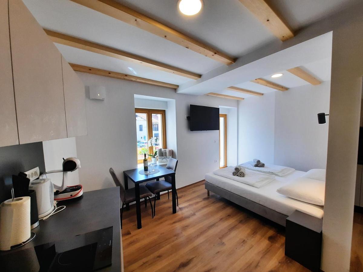 Apartments Hlapi With Spa โคบาริด ภายนอก รูปภาพ