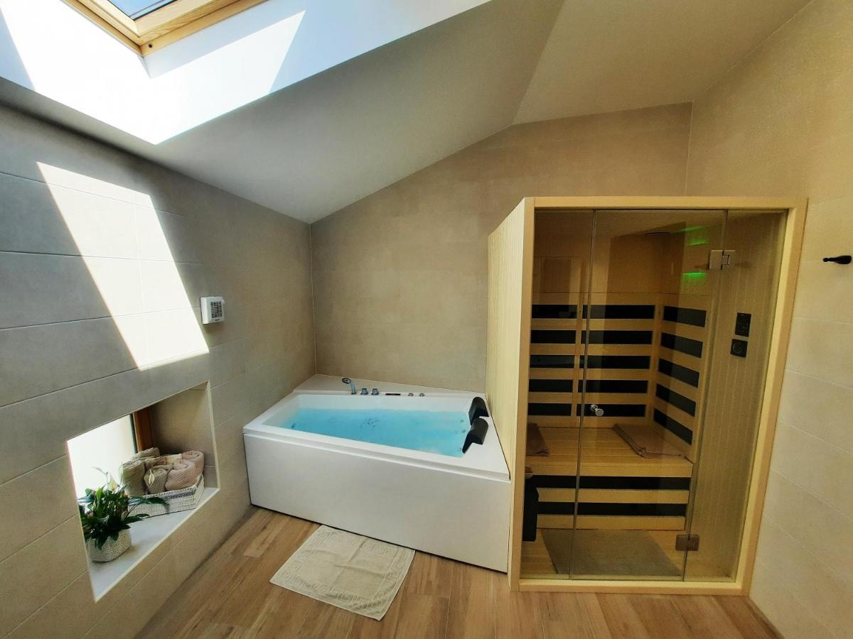 Apartments Hlapi With Spa โคบาริด ภายนอก รูปภาพ